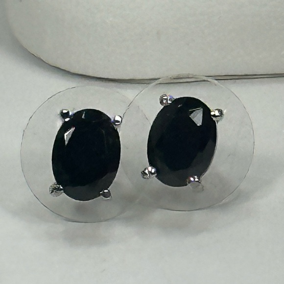 Natural Black Spinel set in Stainless Steel
Jewelry Suite (Ring size 8) - Picture 3 of 14
